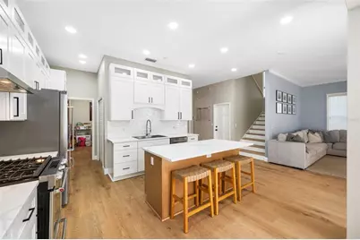 2808 Southpointe Lane, Tampa, FL 33611 - Photo 3