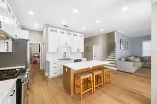 2808 Southpointe Ln, Tampa, FL 33611 - Photo 3