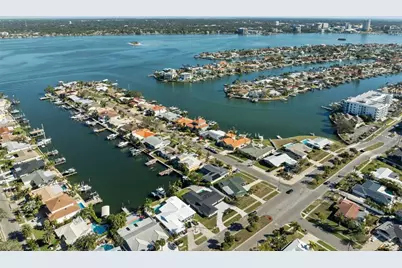 475 Island Way, Clearwater Beach, FL 33767 - Photo 37