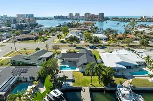 475 Island Way, Clearwater Beach, FL 33767 - Photo 3