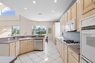 7730 Aralia Way, Seminole, FL 33777 - Photo 15