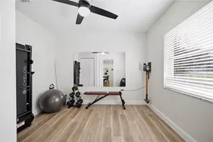 102 W Anglewood Dr, Brandon, FL 33511 - Photo 21