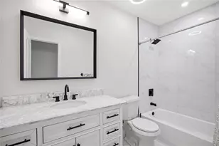 102 W Anglewood Dr, Brandon, FL 33511 - Photo 23