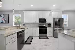 711 28th Ave S, Saint Petersburg, FL 33705 - Photo 11