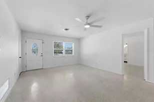 7700 15th Way N, Saint Petersburg, FL 33702 - Photo 9