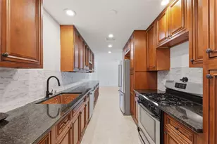 7700 15th Way N, Saint Petersburg, FL 33702 - Photo 17