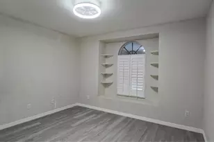 1810 Greystone Heights Dr, Valrico, FL 33594 - Photo 7