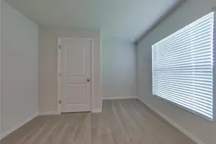 10749 Hidden Banks Gln, Parrish, FL 34219 - Photo 9