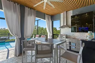 916 Seagrape Dr, Ruskin, FL 33570 - Photo 37