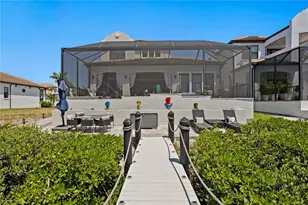 916 Seagrape Dr, Ruskin, FL 33570 - Photo 51