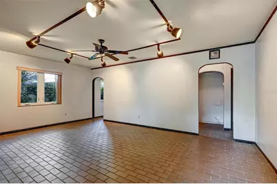 151 20th Avenue S, Saint Petersburg, FL 33705 - Photo 5