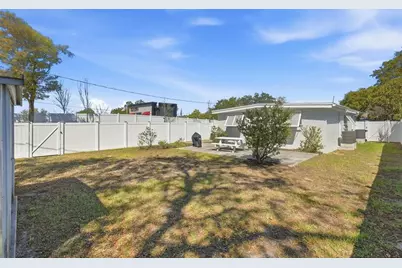 320 93rd Avenue N, Saint Petersburg, FL 33702 - Photo 17