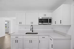 1811 Driftwood Cir S, Oldsmar, FL 34677 - Photo 9