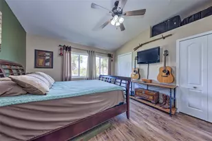 30243 Lacledes Ln, Wesley Chapel, FL 33543 - Photo 17