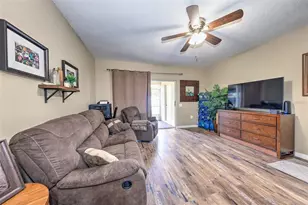 30243 Lacledes Ln, Wesley Chapel, FL 33543 - Photo 7