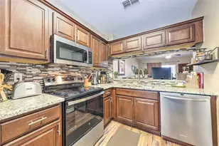 30243 Lacledes Ln, Wesley Chapel, FL 33543 - Photo 3