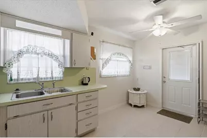 7787 39th Terrace N #7787, Saint Petersburg, FL 33709 - Photo 11