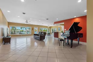 11260 5th St E, Treasure Island, FL 33706 - Photo 17