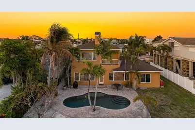 11260 5th Street E, Treasure Island, FL 33706 - Photo 9