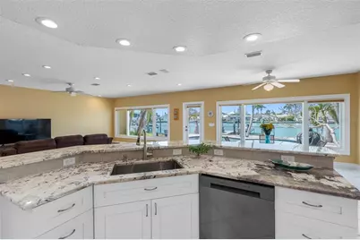 11260 5th Street E, Treasure Island, FL 33706 - Photo 25