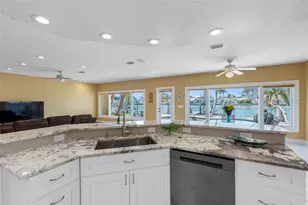 11260 5th St E, Treasure Island, FL 33706 - Photo 25