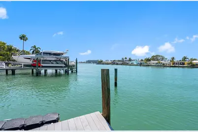 11260 5th Street E, Treasure Island, FL 33706 - Photo 13