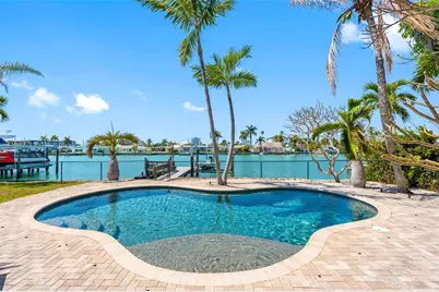 11260 5th Street E, Treasure Island, FL 33706 - Photo 9