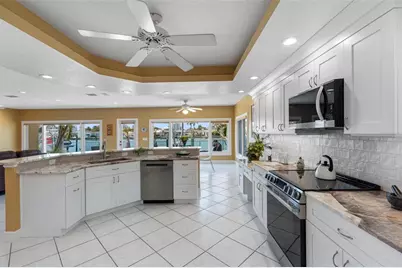 11260 5th Street E, Treasure Island, FL 33706 - Photo 27