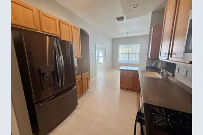 31819 Blythewood Way, Wesley Chapel, FL 33543 - Photo 9