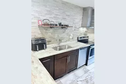 10004 Memorial Highway, Tampa, FL 33615 - Photo 15