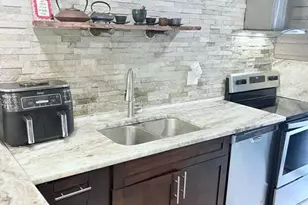 10004 Memorial Hwy, Tampa, FL 33615 - Photo 15