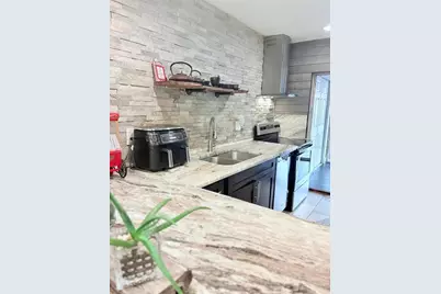 10004 Memorial Highway, Tampa, FL 33615 - Photo 13