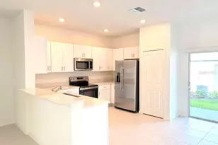 10171 Trumpet Honeysuckle Wy, San Antonio, FL 33576 - Photo 3