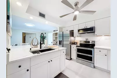 6170 7th Avenue N, Saint Petersburg, FL 33710 - Photo 7