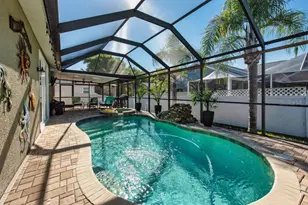 720 Sandy Hills Ave, Tarpon Springs, FL 34689 - Photo 3