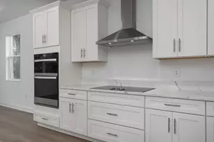 318 Rafael Blvd NE, Saint Petersburg, FL 33704 - Photo 11