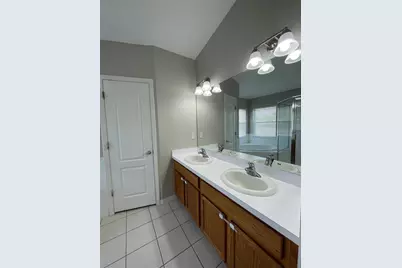 7445 Tower Bridge Drive, Wesley Chapel, FL 33545 - Photo 11