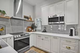 18565 Strombury Drive, Land O Lakes, FL 34638 - Photo 9