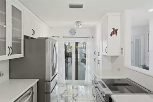 573 Boca Ciega Point Blvd N, Saint Petersburg, FL 33708 - Photo 9