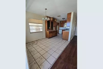 711 9th Street NW, Largo, FL 33770 - Photo 5