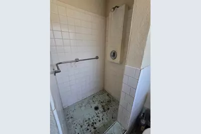 711 9th Street NW, Largo, FL 33770 - Photo 9