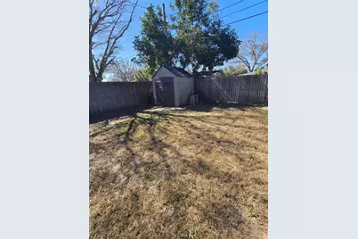 711 9th Street NW, Largo, FL 33770 - Photo 17