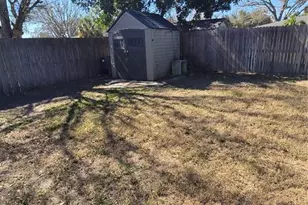 711 9th St NW, Largo, FL 33770 - Photo 17