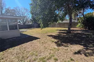 711 9th St NW, Largo, FL 33770 - Photo 23