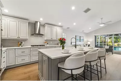 10145 Kingsbridge Avenue, Tampa, FL 33626 - Photo 9