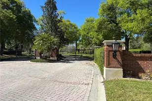 1310 Oxbridge Dr, Lutz, FL 33549 - Photo 9