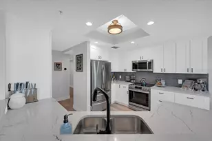 10851 Mangrove Cay Ln NE, Saint Petersburg, FL 33716 - Photo 19