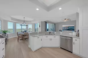 10851 Mangrove Cay Ln NE, Saint Petersburg, FL 33716 - Photo 3