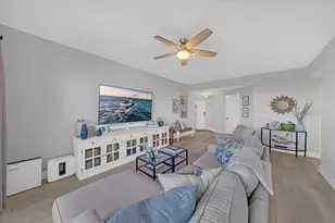 10851 Mangrove Cay Ln NE, Saint Petersburg, FL 33716 - Photo 11