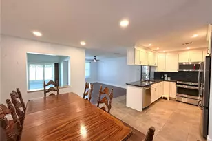 8335 Somerset Dr, Largo, FL 33773 - Photo 11